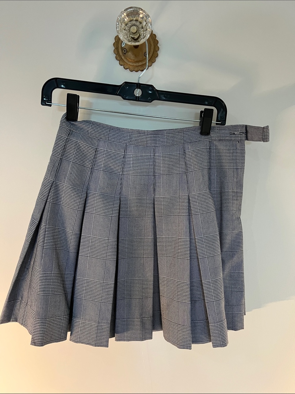 Dennis Pleated Glen Plaid uniform Skirt in Navy-White, hemmed 2.5” shorter NWOT